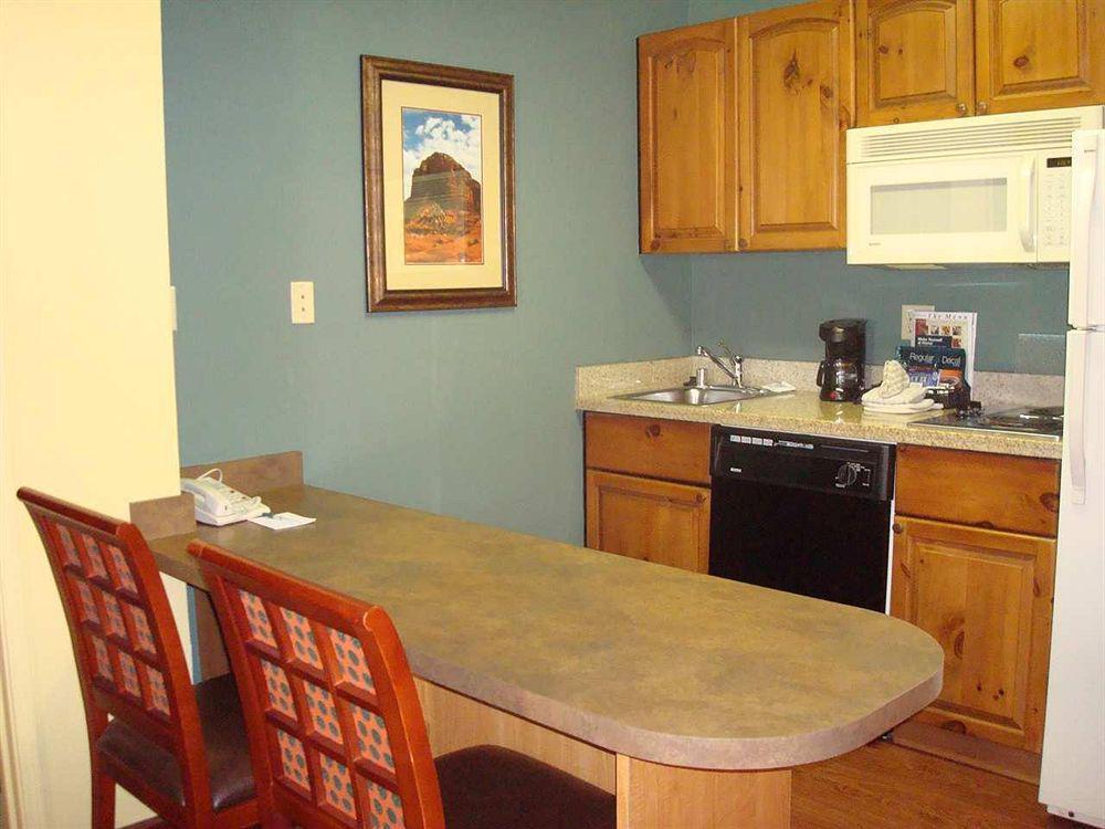 Mainstay Suites Phoenix North Room photo