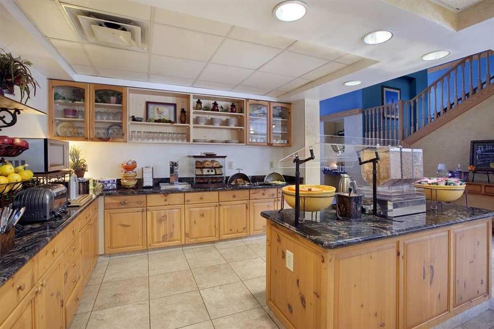 Mainstay Suites Phoenix North Restaurant photo