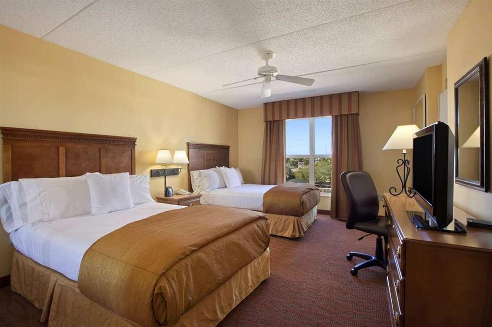 Mainstay Suites Phoenix North Room photo