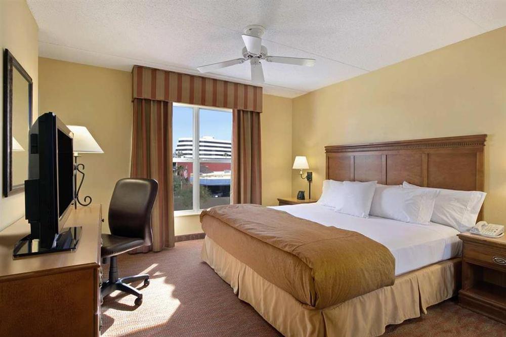 Mainstay Suites Phoenix North Room photo